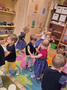 Katica csoport. Tánc.